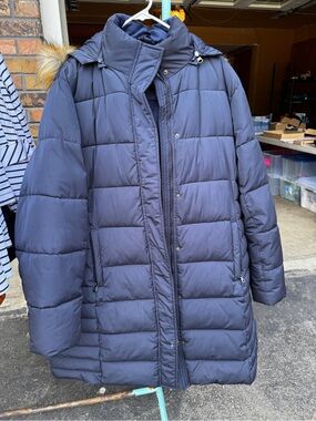 Women’s Navy Long Quilted Puffer Coat with Hood and Faux-Fur Trim